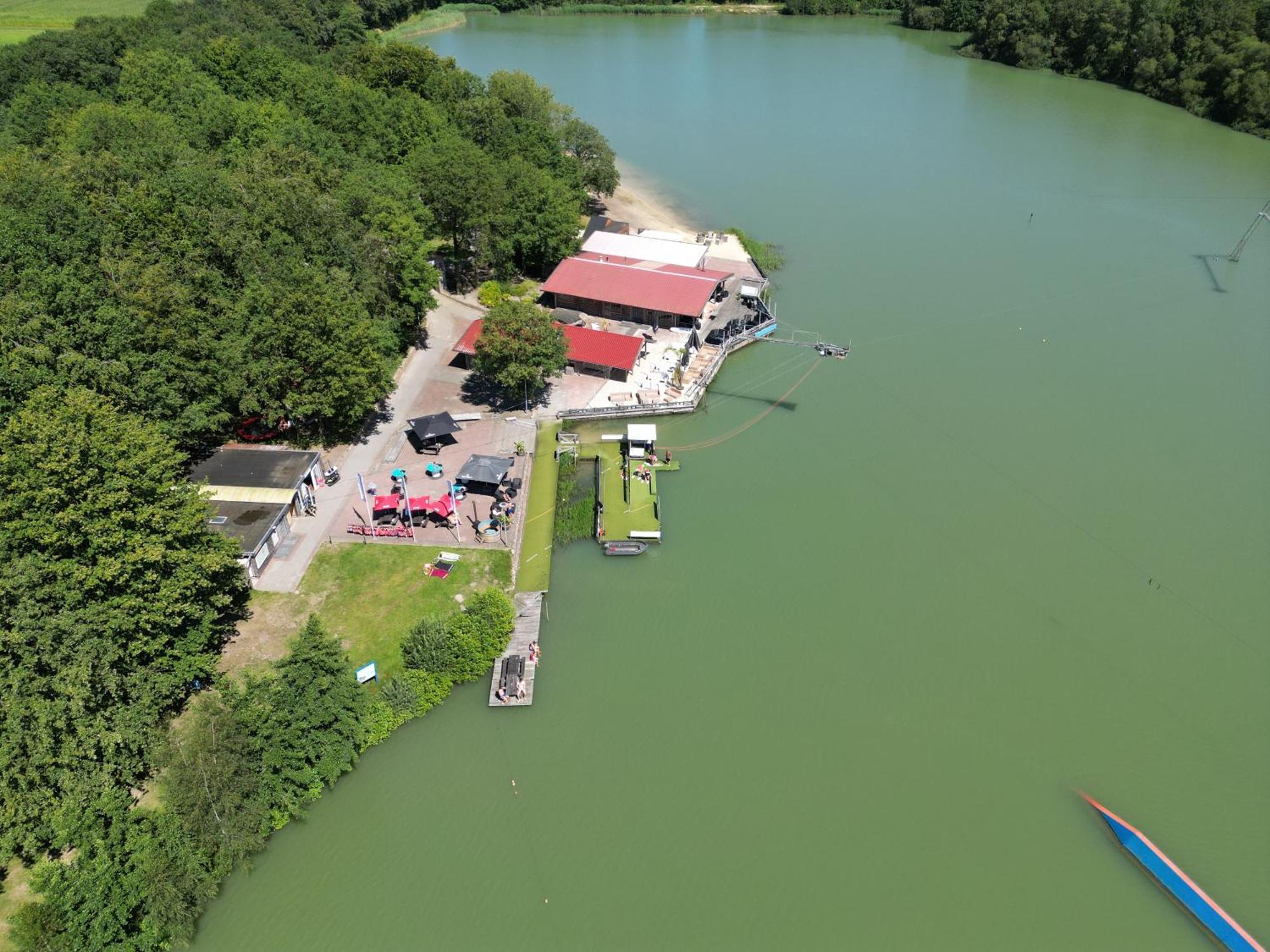 Gezellig Chalet Met 2 Slaapkamers En Zicht Op Het Water Erm Zewnętrze zdjęcie
